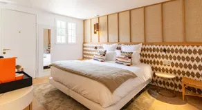 Lou Saint-Tropez - Image 5