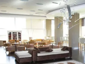 Rayentray Grand Hotel - Image 4