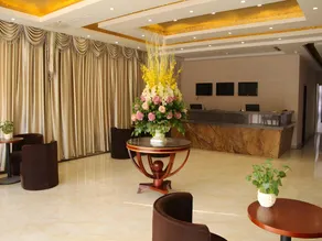 GreenTree Inn Shandong Qingdao Development District SDUST Express Hotel - Image 2