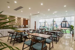 Cai Yi Business Hotel - Image 4