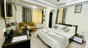 Kalpataru Hometel - Image 4