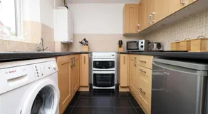 Delightful Home Great Location In Gloucester Quedgeley By STAE-Homes - Image 5