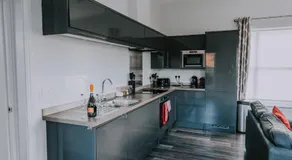Fab 2B Town Center apt w / pkg Cavendish Hse Windsor - Image 5