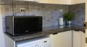 Fabulous Stunning Garden View King Bedroom with shared bathroom at MC 2079 - Image 4