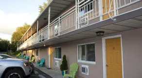 Macaluso's at the Lantern Lodge - Image 4