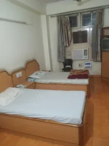 OYO 92533 New Balaji Hotel - Image 4