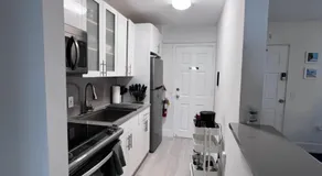 Unique Water Views, free Parking 1bed 1 bath Rooffornomads 416 - Image 2