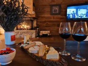Cozy Chalet w/Fireplace, Terrace & BBQ Near Geneva - Image 5