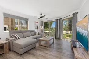 Ground Floor 2Bed Beachfront Apartment, Kingscliff - Image 2