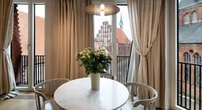 Redstone Apartments & Boutique Suites - Image 4