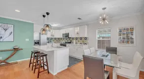 Walk to ACL, Fire Pit, Fenced Yard, SoCo Spot - Image 3