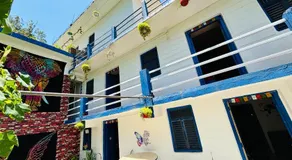 La Riviere Waterfront A Traditional Stay - Image 3
