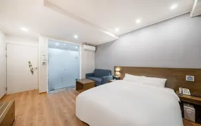 The 7 Business Hotel - Image 2