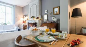 Entre Hotes - Image 3