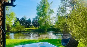The Barn cottage with hot tub overlooking the lake - Image 3