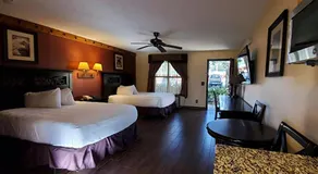 FIRST FLOOR CORNER Suite w/ Private Patio! 158 - Image 2