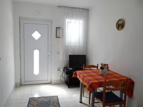 Apartment Tomislav A3 Okrug Donji, Island Ciovo - Image 2