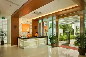 V Hotel Tebet - Image 2