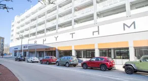 East Side Studio Apt - Near Brady St and Fiserv with Balcony - Image 5