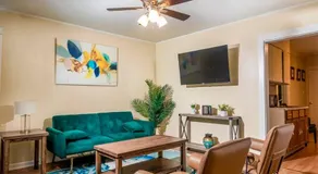 Exquisite Rogers Park 1 bedroom, 1 bath Apartment Near Evanston - Image 3