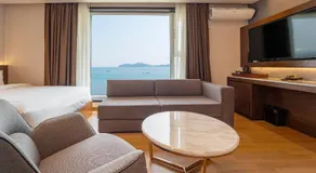 Stubborn Hotel - Image 2