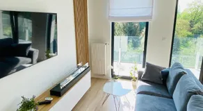 Luxury White Apartment in Park Lotników - Image 2