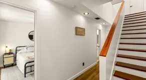 Luxe 3 Story Townhome with Downtown View Near NRG Stadium Centrally Located Walkable To Popular Restaurants - Image 5