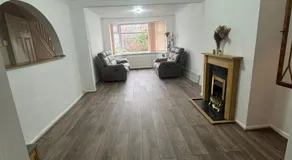 Tharsh Peaceful Escape Double Room with Shared Bathroom - Image 4