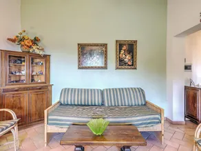 Cozy Holiday Home in Tavarnelle Val di Pesa with Shared Pool - Image 4