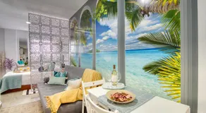 Lovely beachfront apartment in Calahonda - Image 2