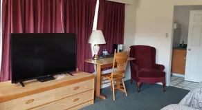 Covered Bridge Inn - Image 2