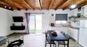 Apartamento en Mala con vista al mar - Image 2