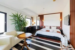 Hotel Sanderson - Image 2