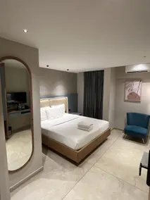 Livi Suites - Image 1