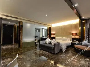 Maitao Crystal Hotel - Image 3