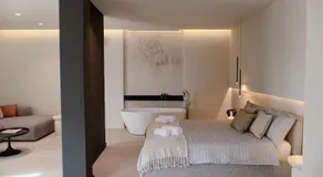 Sobe Six On 7 - Luxury Apartments & Rooms - Image 2
