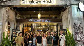 Chinatown Hostel by Mingle - Rooftop Private Jacuzzi with Bar - Image 5