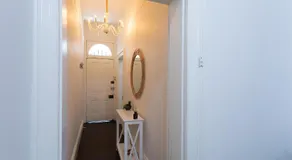 Charming 3BR Glebe Terrace with Courtyard - Walk to Fish Market - Image 3