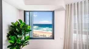 307 - Cinema by the Sea - Beachfront 2-Bed Retreat - Image 3
