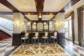 PortAventura Hotel Mansion de Lucy - Image 4