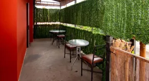 Melrost Airport Bed & Breakfast - Image 4