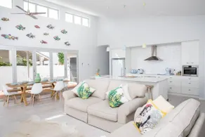 Luxury ocean property “ La Flotte” in North Qld - Image 2
