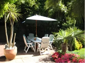 Tanglewood Gatwick Bed & Breakfast - Image 3