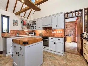Holiday Home in Kent Near Scenic Parks - Image 3