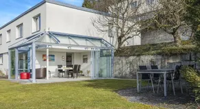 Modern Living Villa mit Panorama-Wintergarten & TV - Image 5