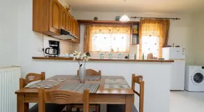 En Elladi Apartment - Image 5