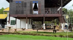 Par 2 Village - Image 3