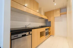 Melbourne CBD modern 1 bedroom, Sky pool freewifi - Image 3