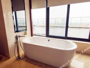 HuangGang Walden Hotel - Image 3