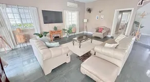 5 Bed Villa Sleeps 14 - Private Pool - Smart TVs - Image 2